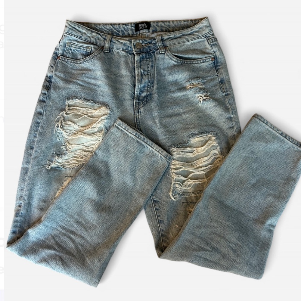 Women’s Light Blue Distressed Jeans